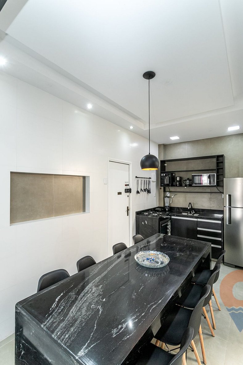 2-bedroom apartment 240m from Copacabana Beach | RP 186/1002