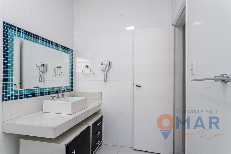 2-bedroom apartment 240m from Copacabana Beach | RP 186/1002