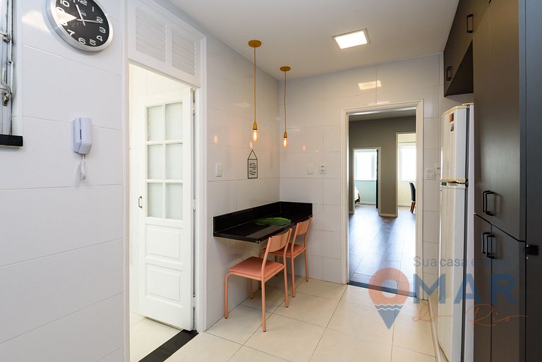 2-bedroom apartment 240m from Copacabana Beach | RP 186/702