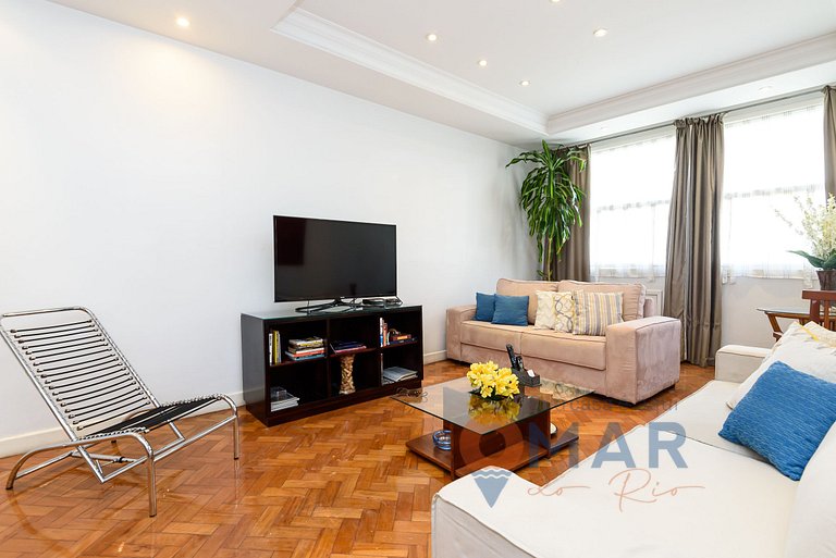 Spacious Apartment in Leblon with Garage | BM 647/405