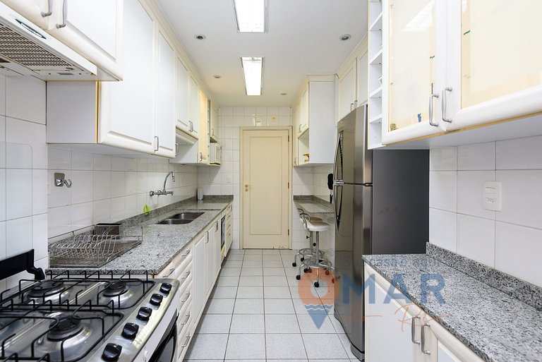 Spacious Apartment in Leblon with Garage | BM 647/405