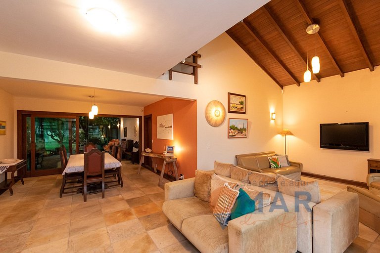 4 Suites + Piscina y Asador | 3 Irmãos