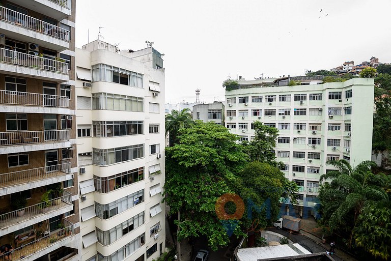 2Qts in Copacabana with Garage | BC 473/704