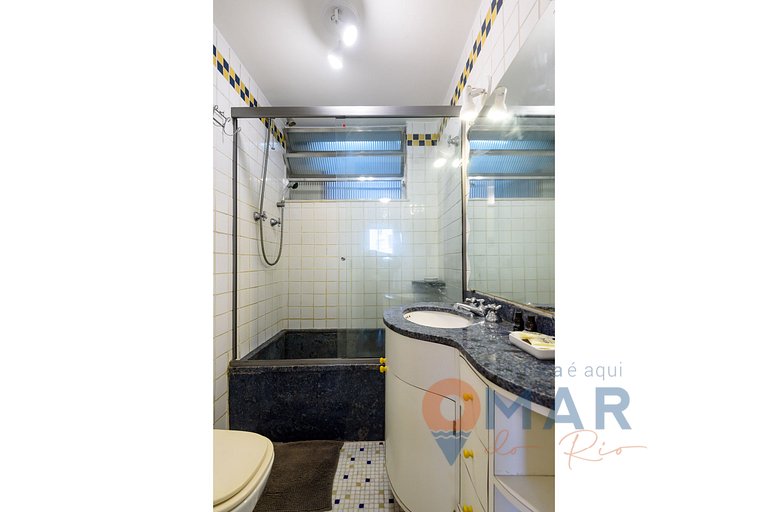 2Qts in Copacabana with Garage | BC 473/704