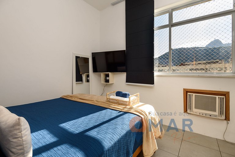 Bedroom & Lounge, View of Christ the Redeemer | SQC 143/918