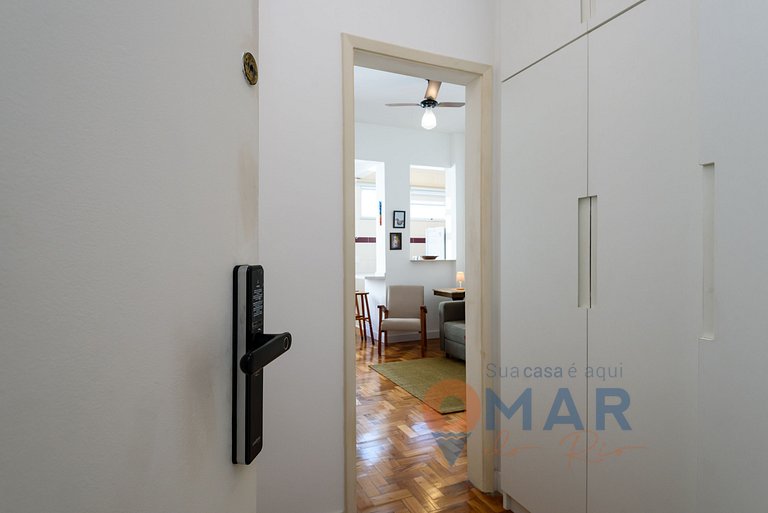 Omar do Rio: Modern 1BDR 300m from Ipanema Beach