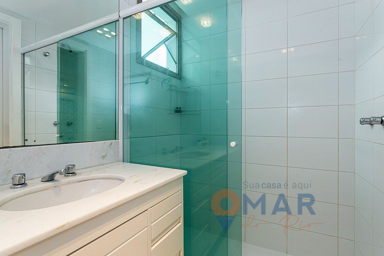 Modern 2-bedroom apartment with pool and garage | SC 357/405