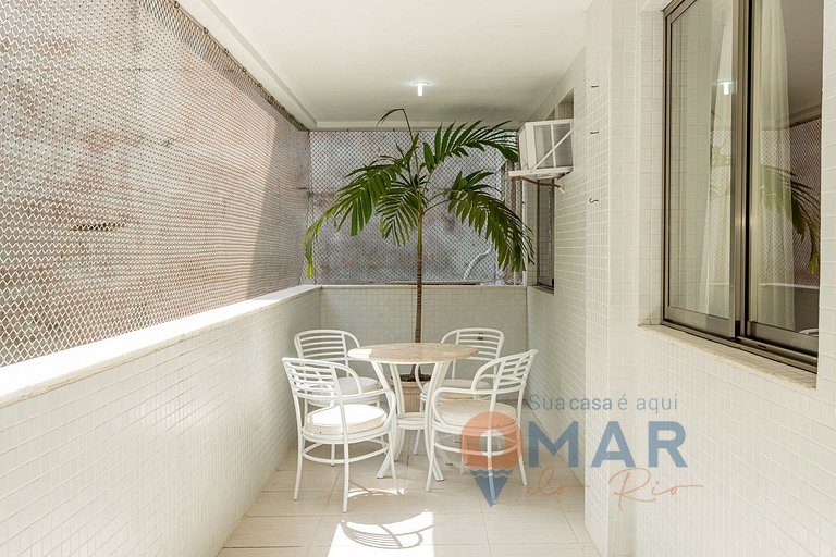 Modern 2-bedroom apartment with pool and garage | SC 357/405