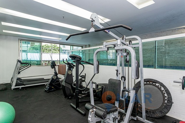 Modern 2-bedroom apartment with pool and garage | SC 357/405