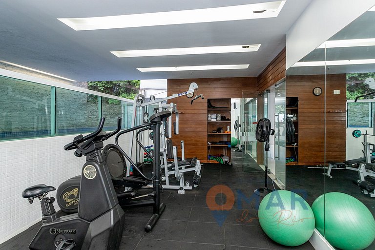 Modern 2-bedroom apartment with pool and garage | SC 357/405