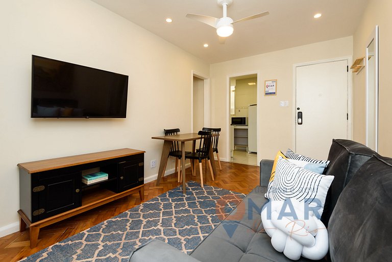 2-Bedroom apartment 350m from Copacabana Beach | SF 135/604