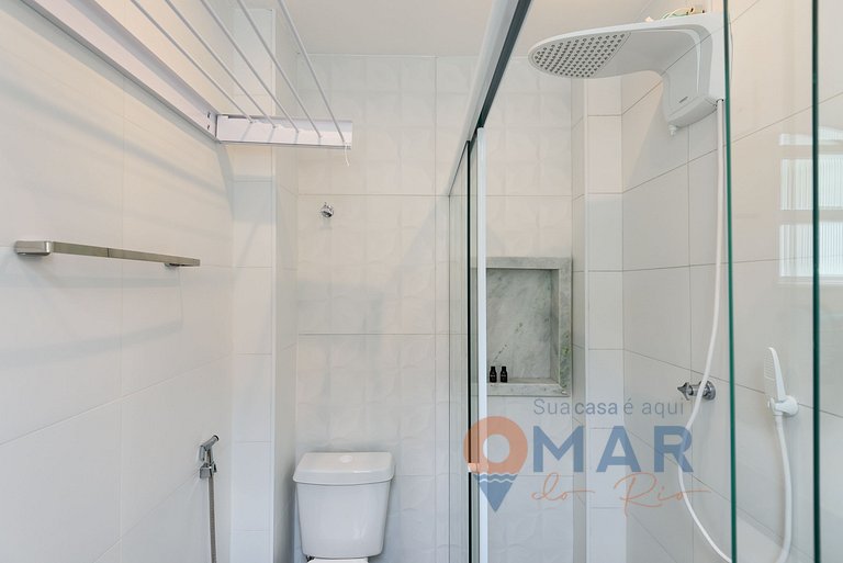 Dormitorio y salón modernos en Copacabana | MFB 76/203