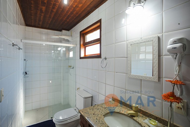 Beach House with Swimming Pool and Garage in Búzios | VG 05