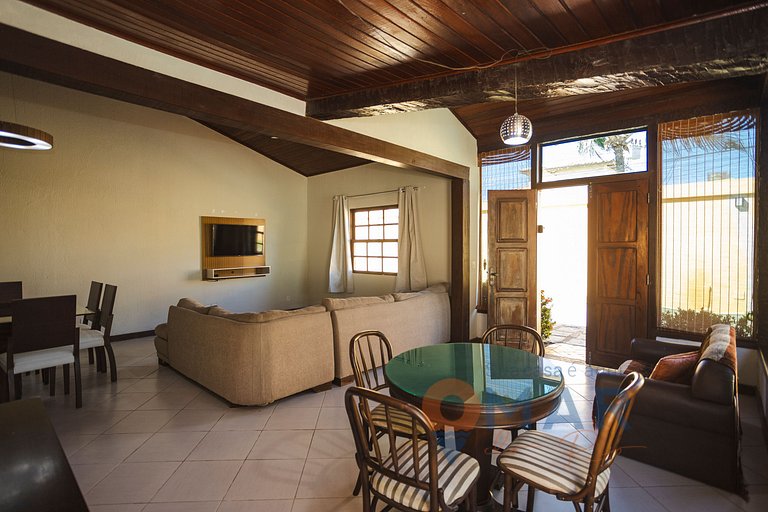 Beach House with Swimming Pool and Garage in Búzios | VG 05