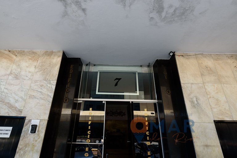 Apartamento de 2 dormitorios con vistas al mar en Copacabana