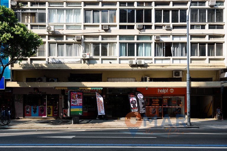 Refurbished studio 200m from Copacabana Beach