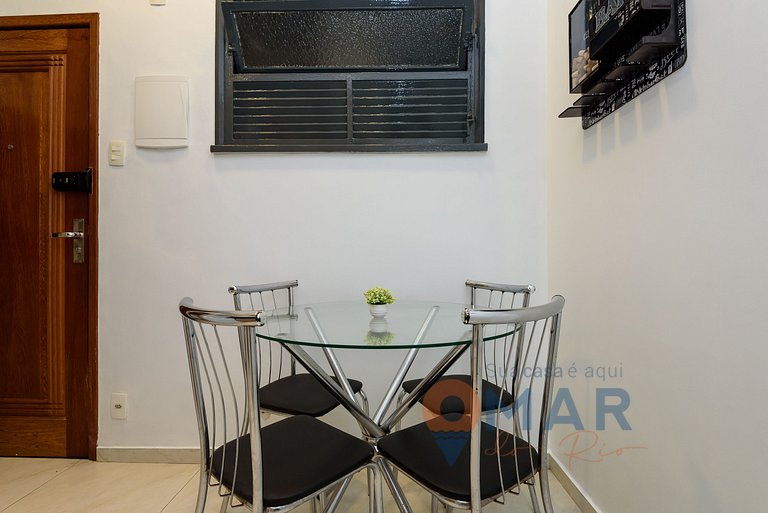 Refurbished studio 200m from Copacabana Beach