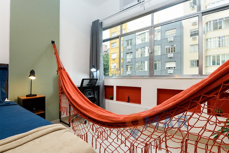 Work and Leisure in Copacabana | NSC 1085/301