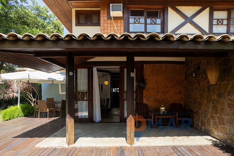 House in Búzios: 3 Bedrooms, Balcony and Garage | VF32