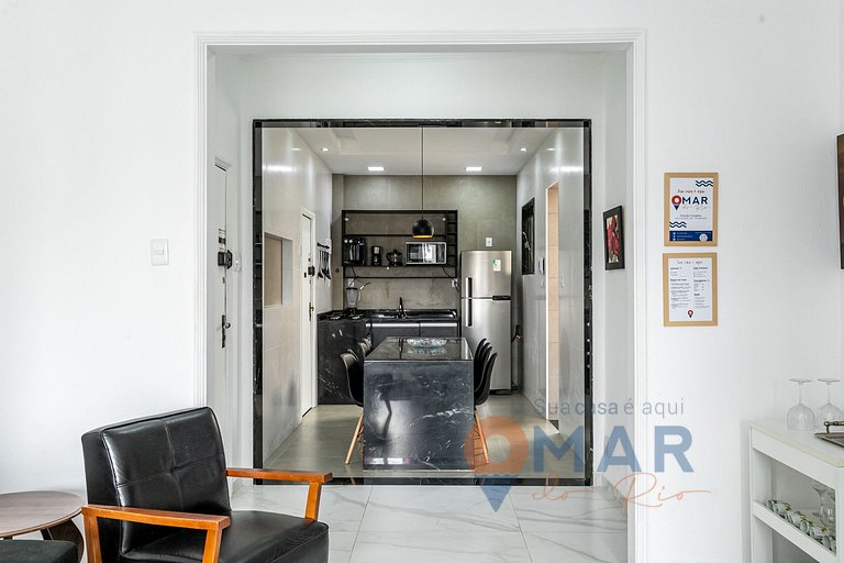 2-bedroom apartment 240m from Copacabana Beach | RP 186/1002