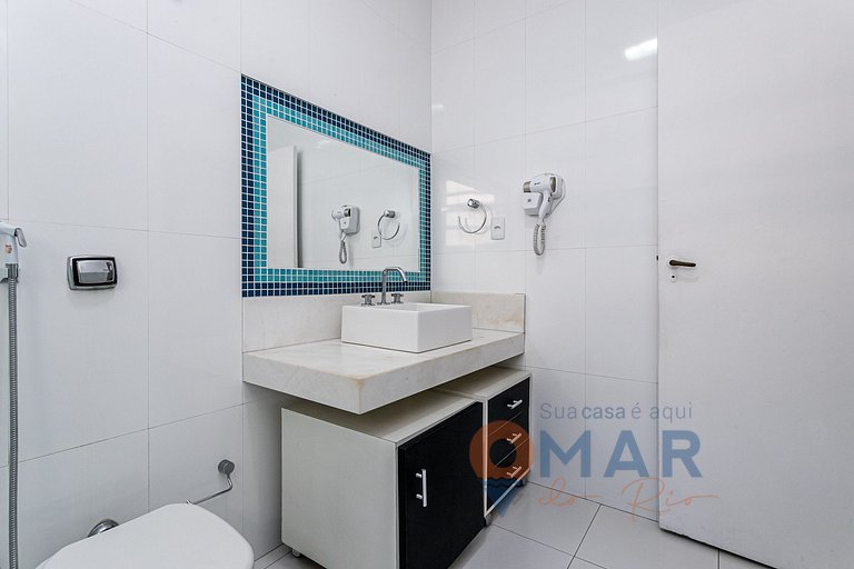 2-bedroom apartment 240m from Copacabana Beach | RP 186/1002