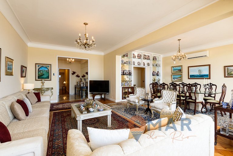 Classic and Luxurious 4BDR by the Sea | A 3484/301