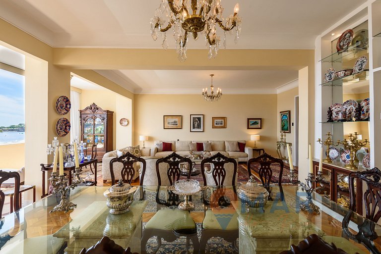 Classic and Luxurious 4BDR by the Sea | A 3484/301