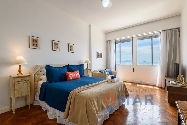 Classic and Luxurious 4BDR by the Sea | A 3484/301