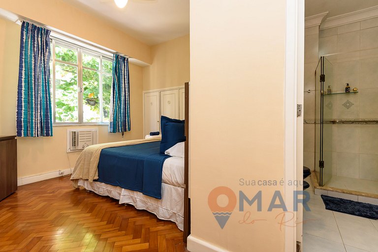 Classic and Luxurious 4BDR by the Sea | A 3484/301