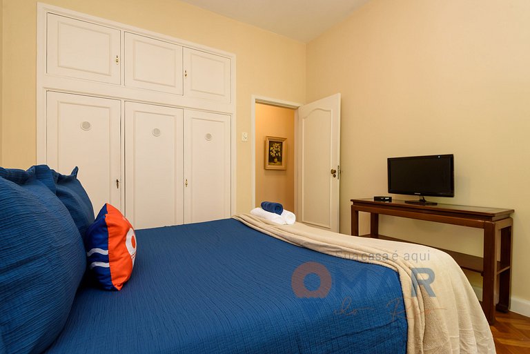 Classic and Luxurious 4BDR by the Sea | A 3484/301