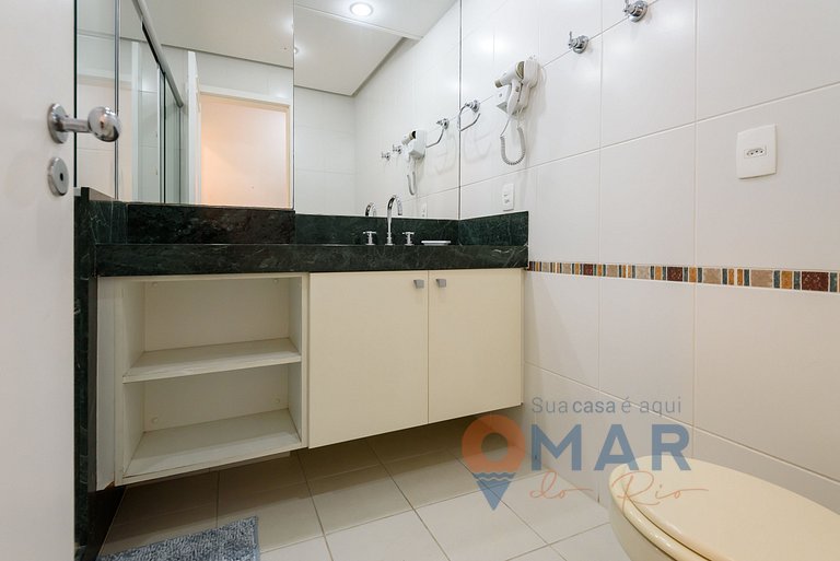 Carioca Charm with 3BDRs in Ipanema |GC 126/503