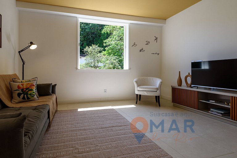 Oasis in the Heart of the Jardim Botânico | AR42/301