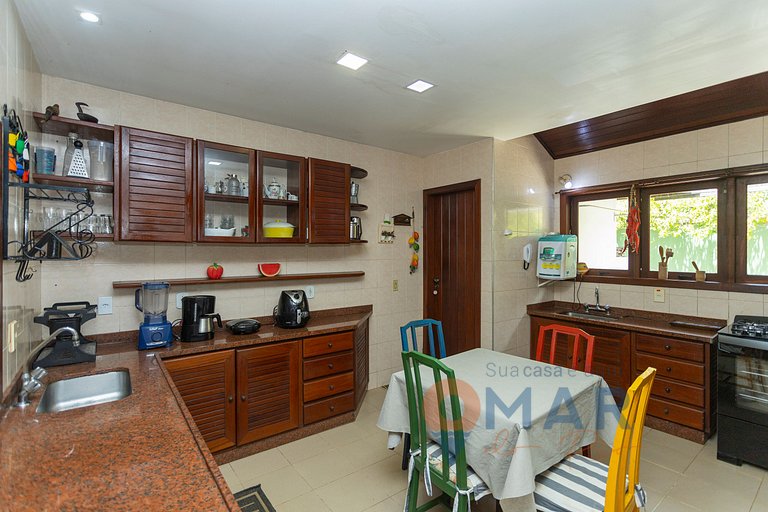 Casa con 4 Suites y Piscina en Búzios | PZ 1214