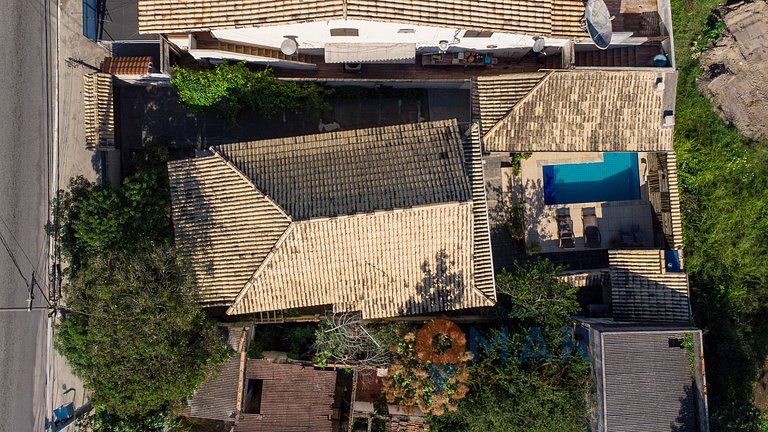 Casa c/ Piscina próxima ao Porto da Barra | JB3012