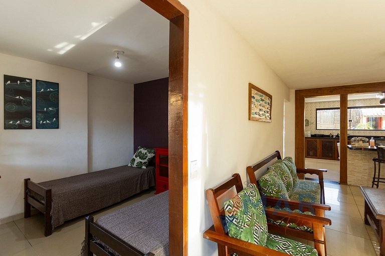 Casa c/ Piscina próxima ao Porto da Barra | JB3012