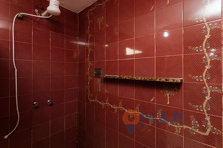 Casa c/ Piscina próxima ao Porto da Barra | JB3012