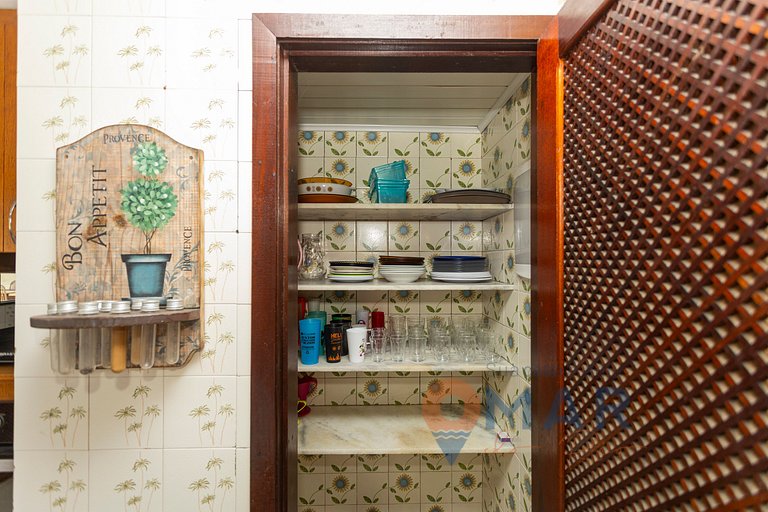 Casa c/ Piscina próxima ao Porto da Barra | JB3012