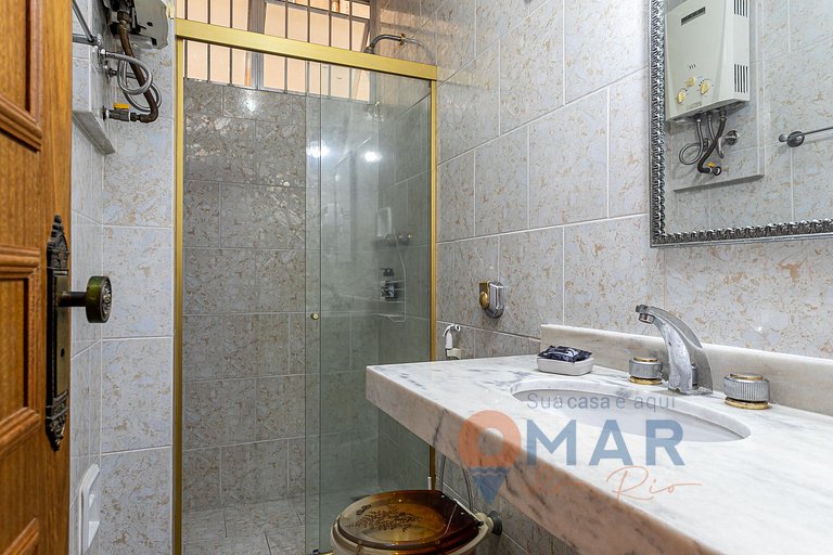 4BDRs, Balcony w/ Sea View, and Garage|A 3730/201