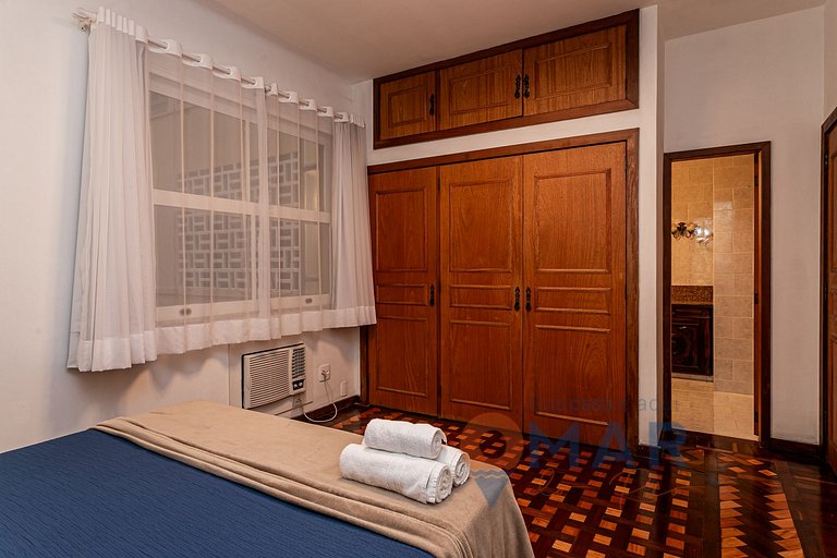 4BDRs, Balcony w/ Sea View, and Garage|A 3730/201