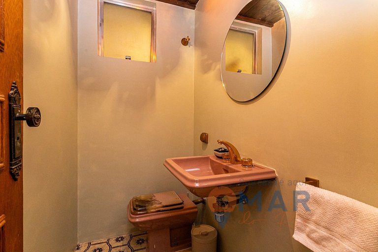 4BDRs, Balcony w/ Sea View, and Garage|A 3730/201