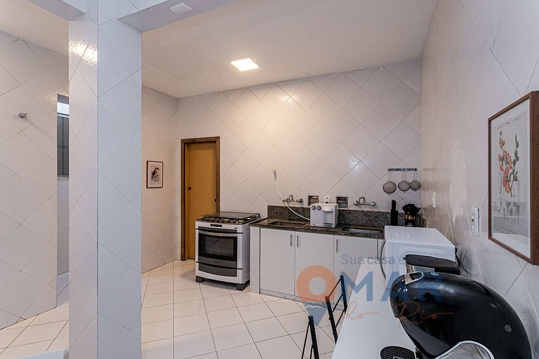 4BDRs, Balcony w/ Sea View, and Garage|A 3730/201