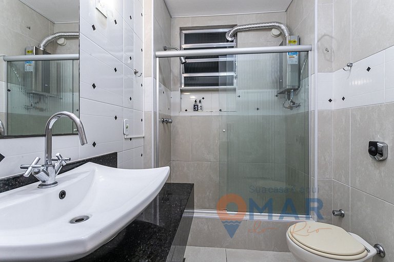 2BDR, 230m from Copacabana Beach | BI 68/201