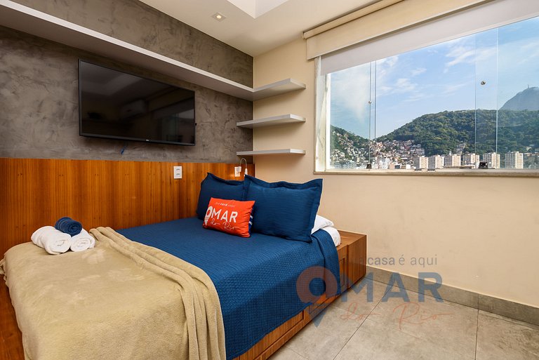 Loft w/ Christ the Redeemer View | SQC 143/1418