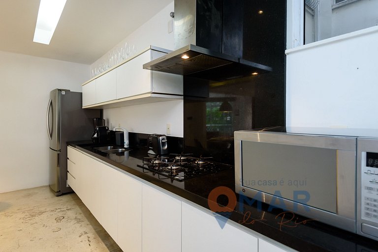 2BDR 330m from Copacabana Beach | RE 253/203