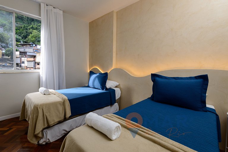 Amplo 3 Qtos c/ Garagem em Copacabana | SC 431/704