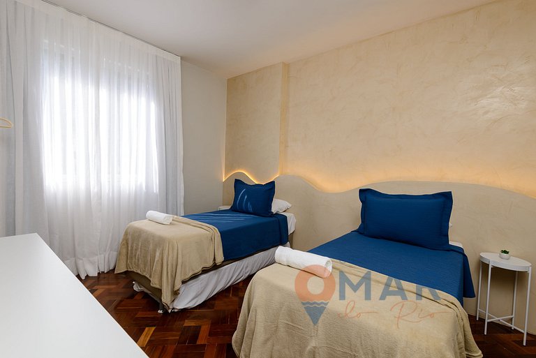 Modern 3 BDRs + Garage in Copacabana | SC 431/704