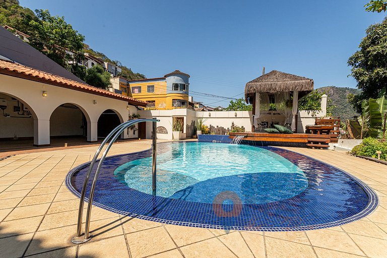Mansion in Niterói with Pool and Sea View | LD 58