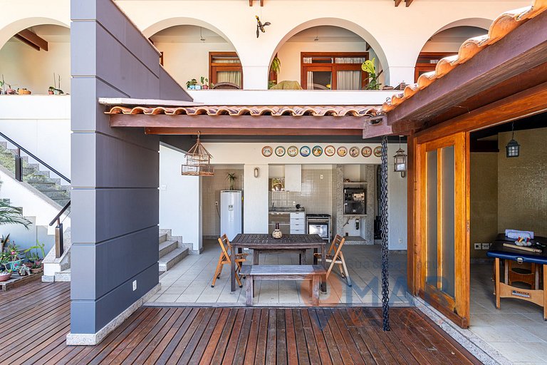 Mansion in Niterói with Pool and Sea View | LD 58