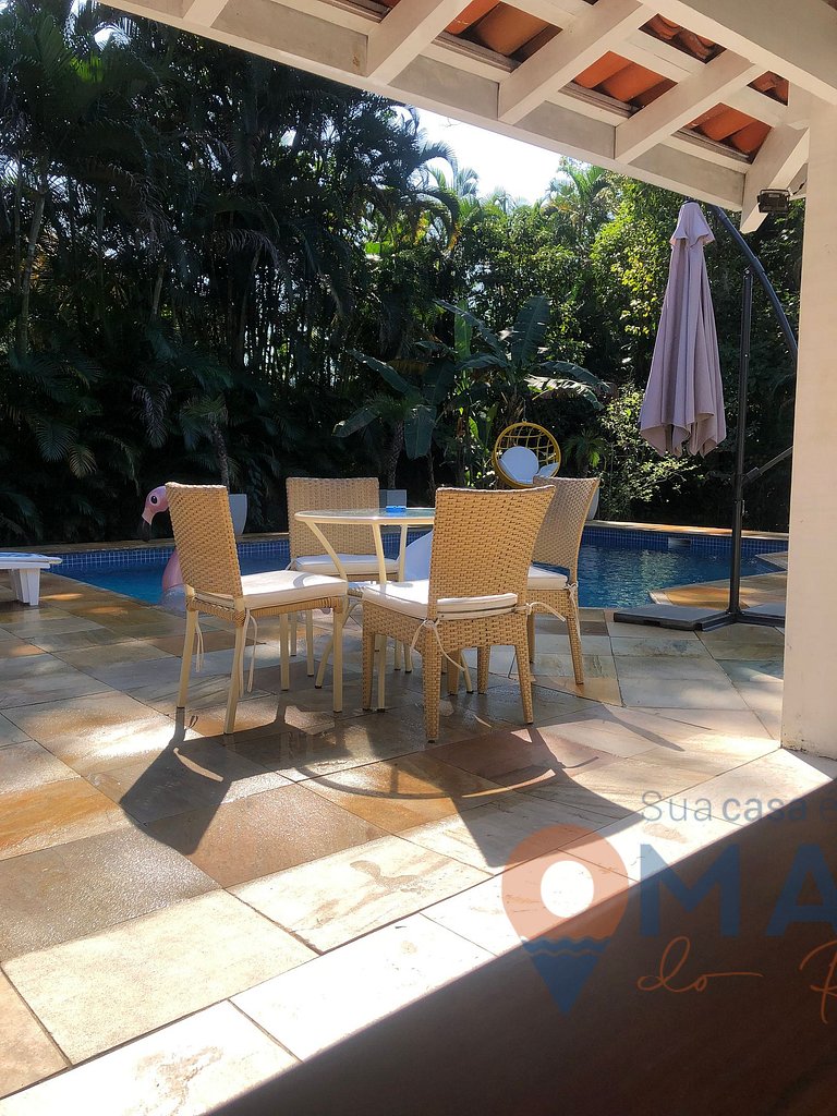 Casa con piscina y zona infantil en Angra dos Reis