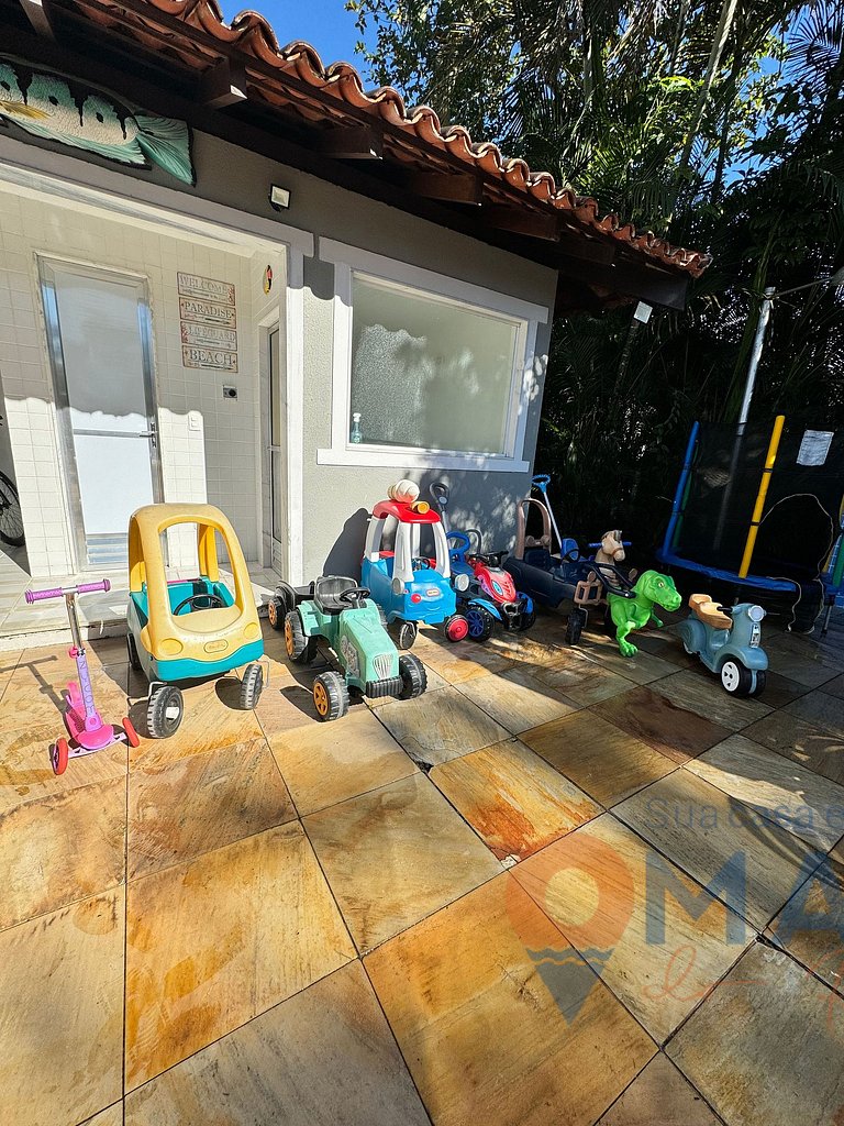 Casa con piscina y zona infantil en Angra dos Reis